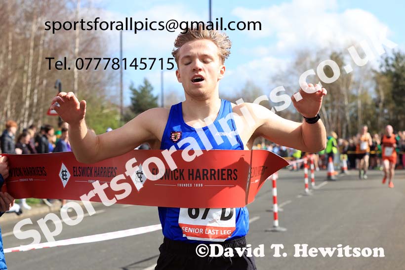 Senior mens 2024 Elswick Harriers Good Friday Relays, Newburn, Newcastle Upon Tyne  Photo: David T. Hewitson/Sports for All Pics